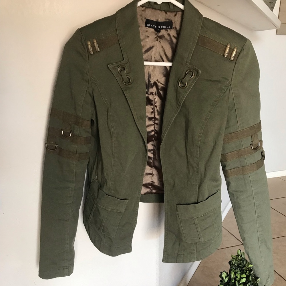 ✨Olive green blazer ✨